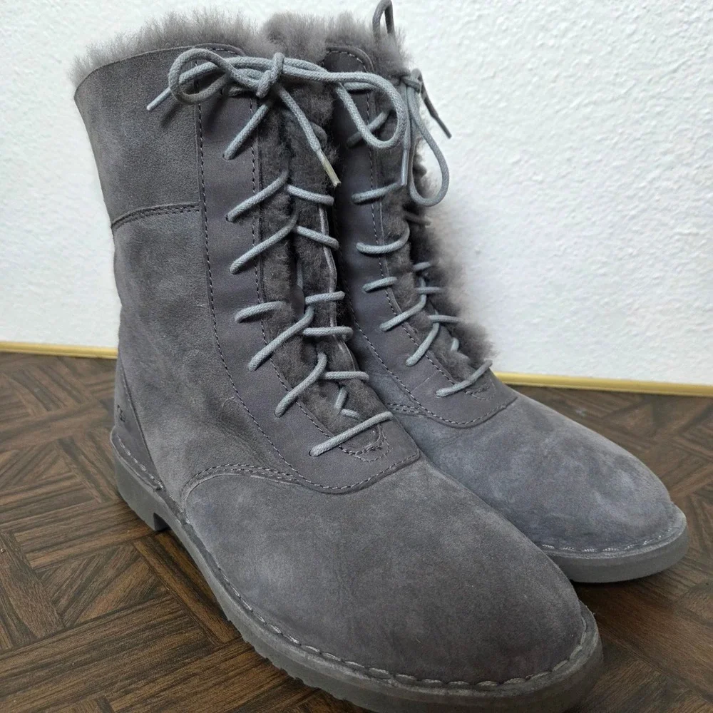UGG Daney gray lace up‎ winter boot fur lined interior womens size 8